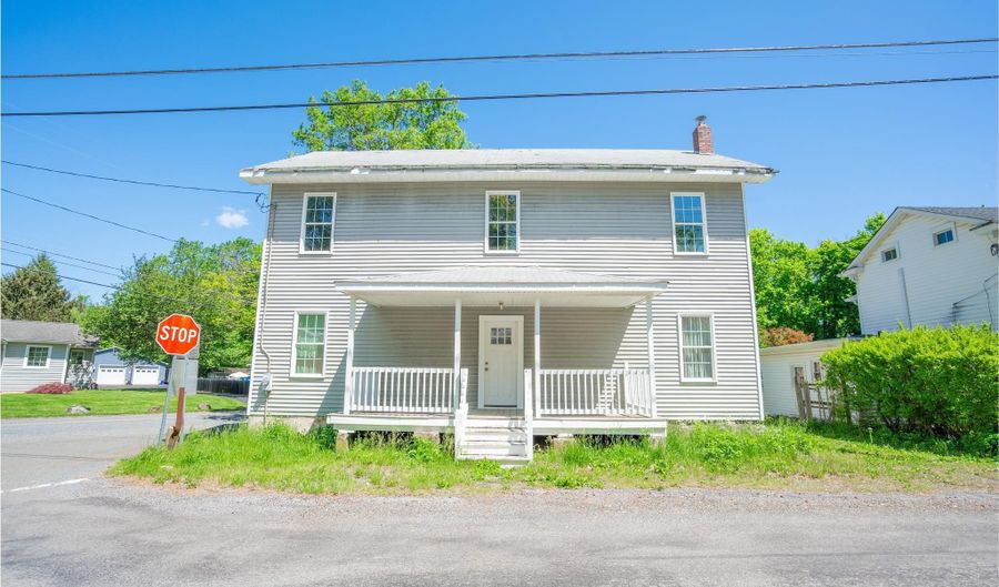571 MAIN ST PATTENBURG, Asbury, NJ 08802 - 3 Beds, 1 Bath