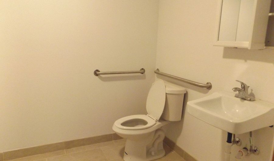 1052 S Arlington Heights Rd, Arlington Heights, IL 60005 - 0 Beds, 0 Bath