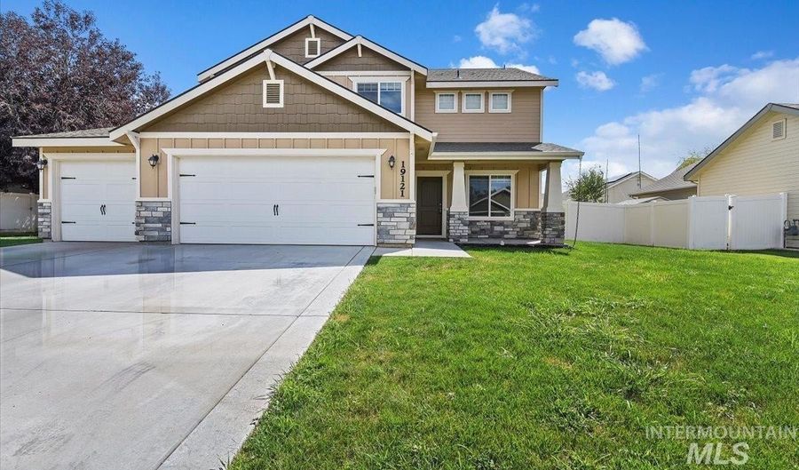 19121 Kenney Way, Caldwell, ID 83605 - 3 Beds, 3 Bath