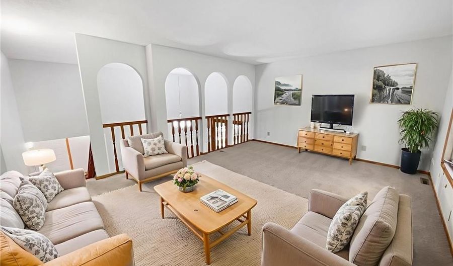 1531 Briarknoll Cir, Arden Hills, MN 55112 - 4 Beds, 3 Bath