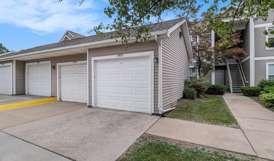 1493 Fox Pointe Cir 74, Ann Arbor, MI 48108 - 2 Beds, 2 Bath