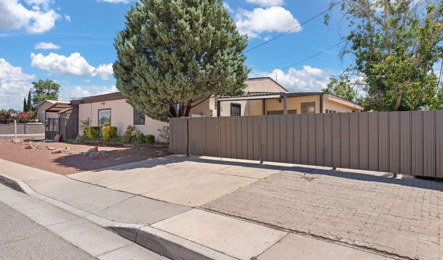 8402 INDIAN SCHOOL Rd NE, Albuquerque, NM 87110 - 4 Beds, 2 Bath