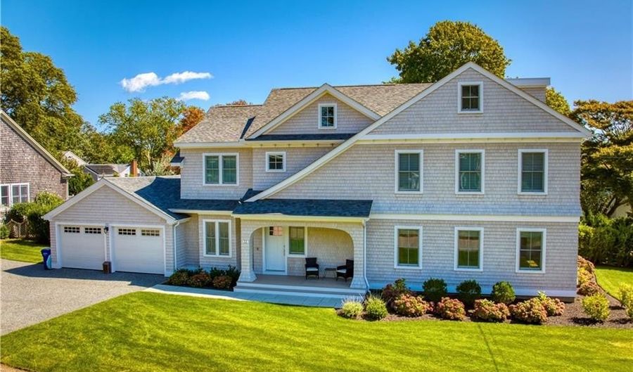 11 Shields St, Newport, RI 02840 - 4 Beds, 3 Bath
