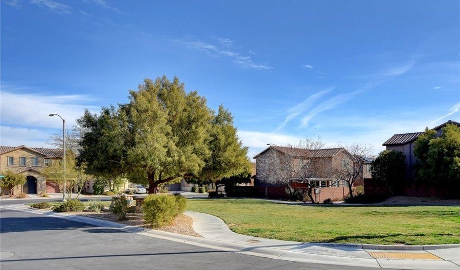6935 Galeria Posada Ave, Las Vegas, NV 89179 - 4 Beds, 2 Bath