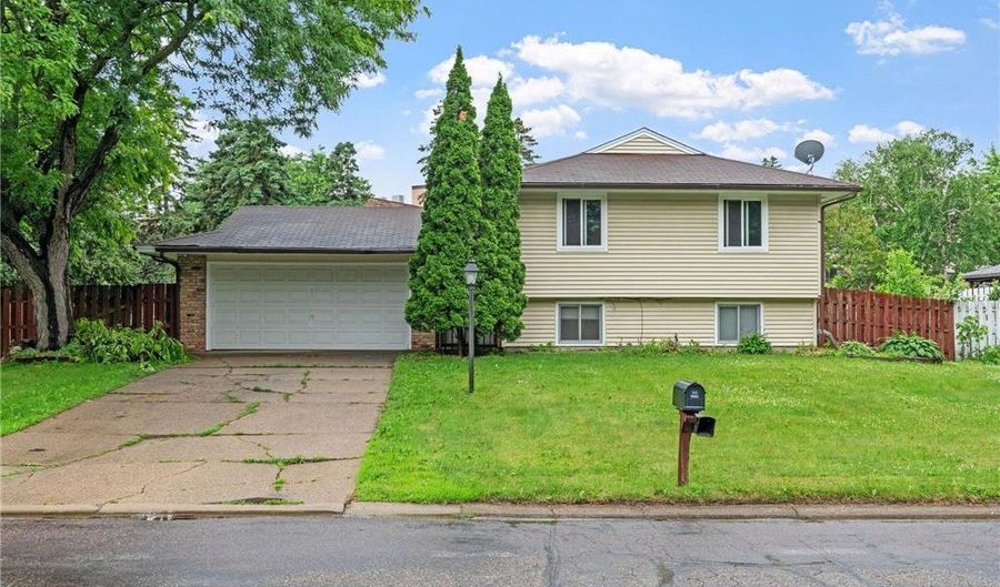 7090 146th St W, Apple Valley, MN 55124 - 4 Beds, 2 Bath