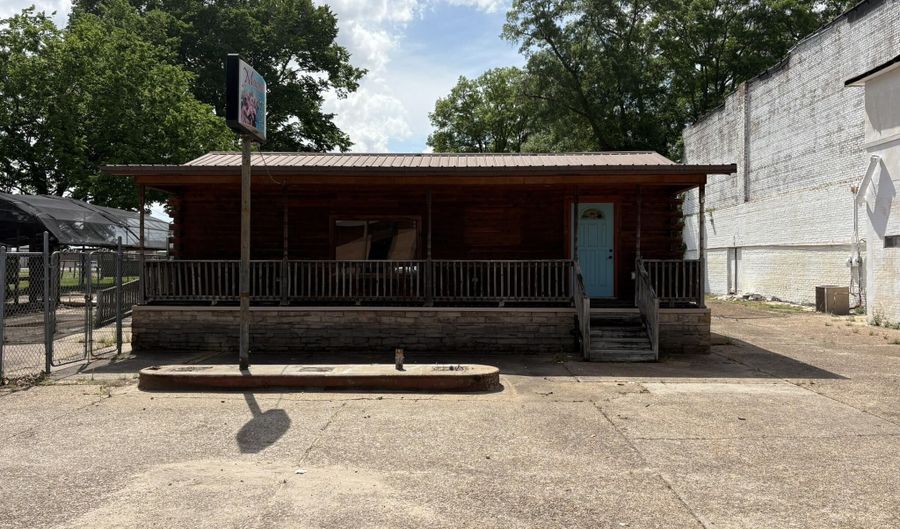 205 N Hayden St, Belzoni, MS 39038 - 0 Beds, 1 Bath