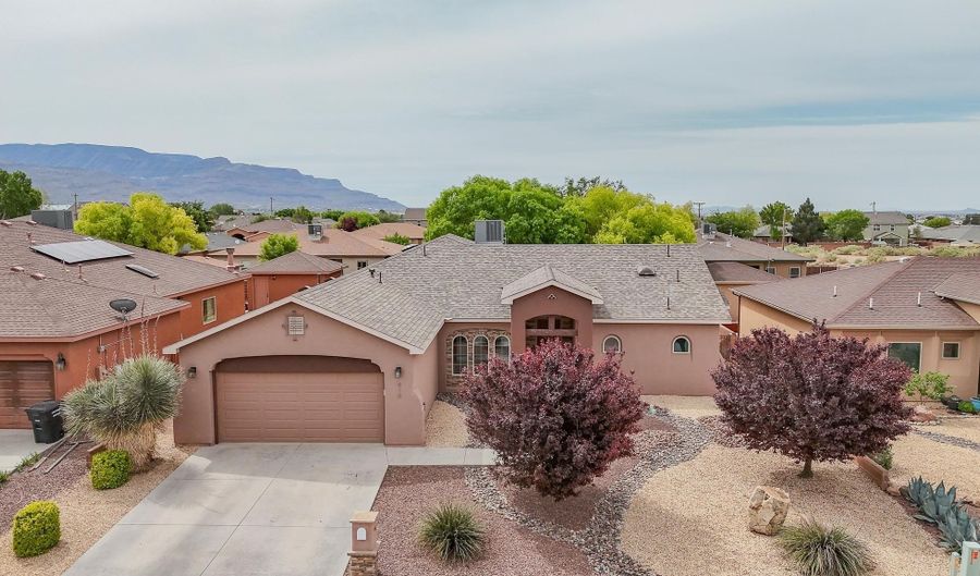 418 San Simon Dr, Alamogordo, NM 88310 - 4 Beds, 2 Bath