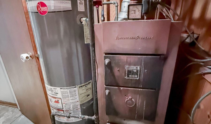 1415 N 2nd St, Aberdeen, SD 57401 - 4 Beds, 2 Bath