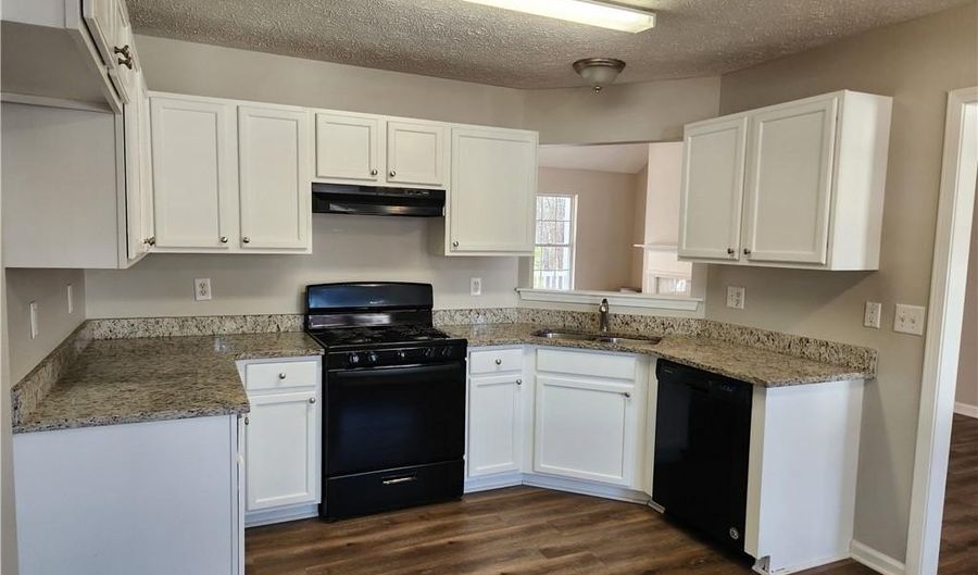70 Aberdeen Pl, Acworth, GA 30101 - 4 Beds, 3 Bath