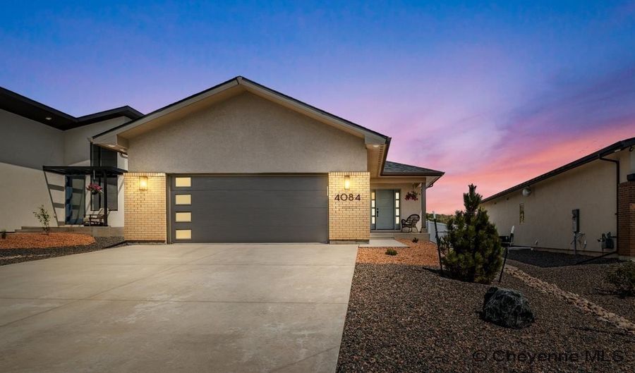 4044 SADDLEBACK Ln, Cheyenne, WY 82001 - 2 Beds, 2 Bath