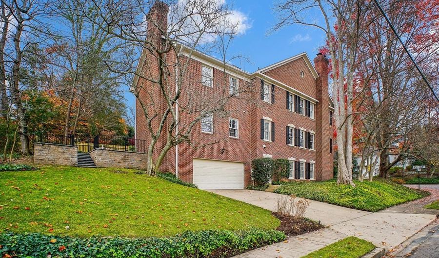 4500 35TH Rd N, Arlington, VA 22207 - 4 Beds, 4 Bath