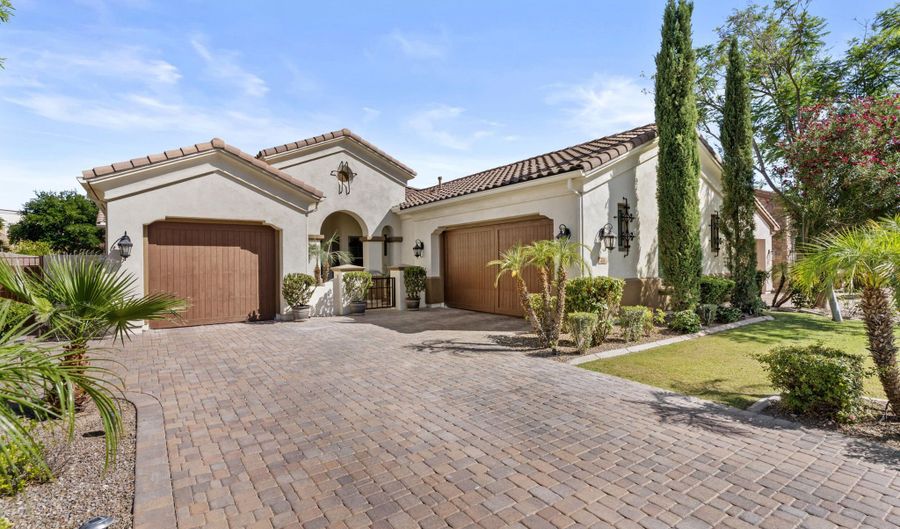 211 W NEW DAWN Dr, Chandler, AZ 85248 - 3 Beds, 3 Bath