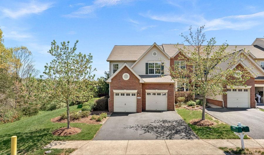 43104 BALTUSROL Ter, Ashburn, VA 20147 - 3 Beds, 4 Bath