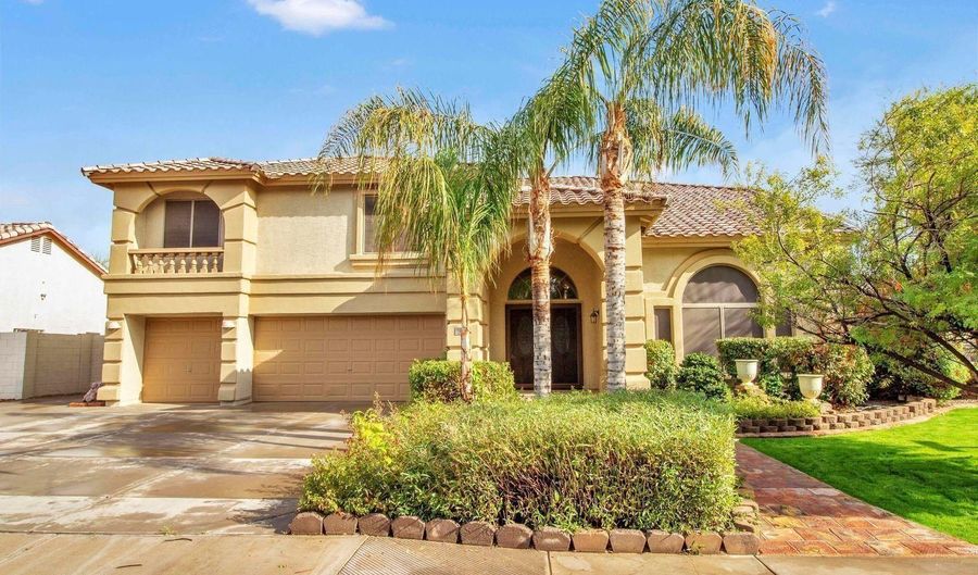 4853 S Newport St, Chandler, AZ 85249 - 6 Beds, 5 Bath