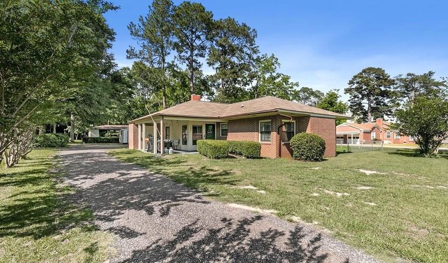 207 Midland St, Ashford, AL 36312 - 3 Beds, 2 Bath