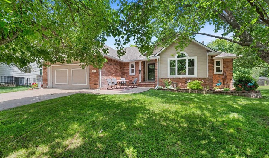 240 Bent Tree Ct, Andover, KS 67002 - 5 Beds, 3 Bath