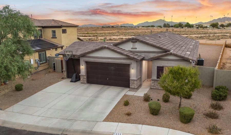 898 E DIAMOND Dr, Casa Grande, AZ 85122 - 5 Beds, 3 Bath