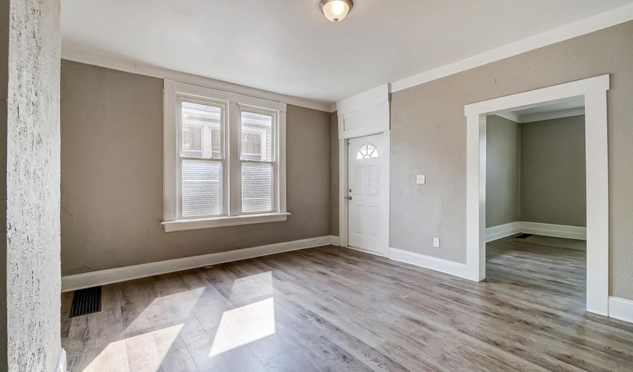 880 Thomas Ave, Columbus, OH 43223 - 2 Beds, 2 Bath