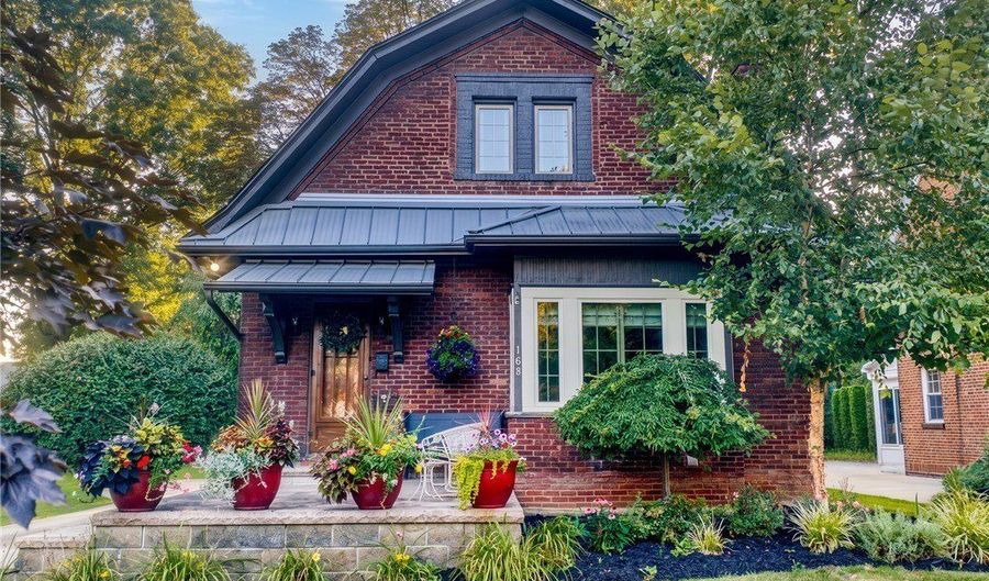 168 Castle Blvd, Akron, OH 44313 - 3 Beds, 3 Bath