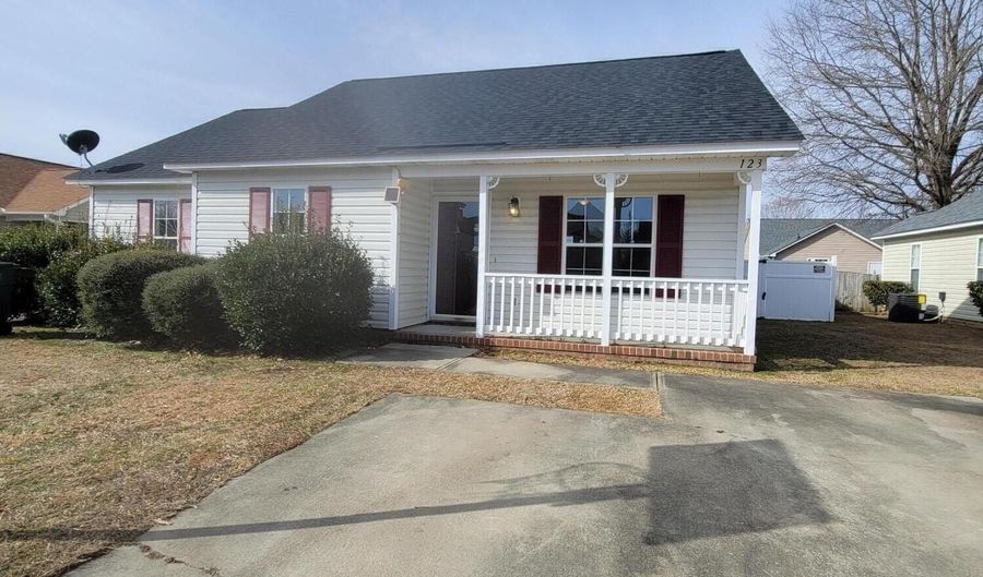 3670 Highland Dr, Ayden, NC 28513 - 3 Beds, 2 Bath