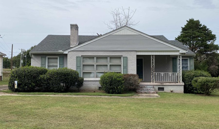 402 S 6th St, Athens, AL 35611 - 3 Beds, 1 Bath