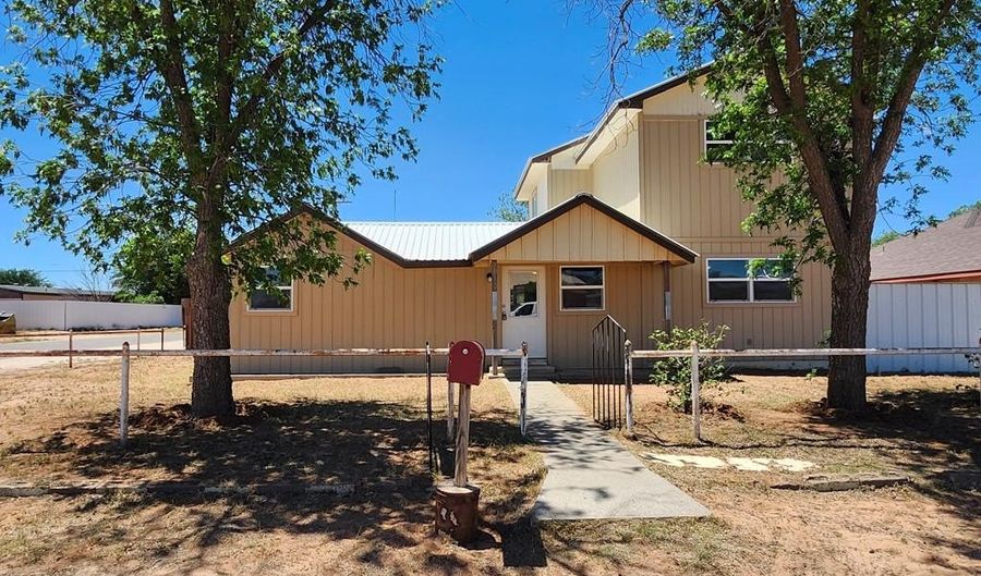 1010 SW 5th St, Andrews, TX 79714 - 3 Beds, 3 Bath