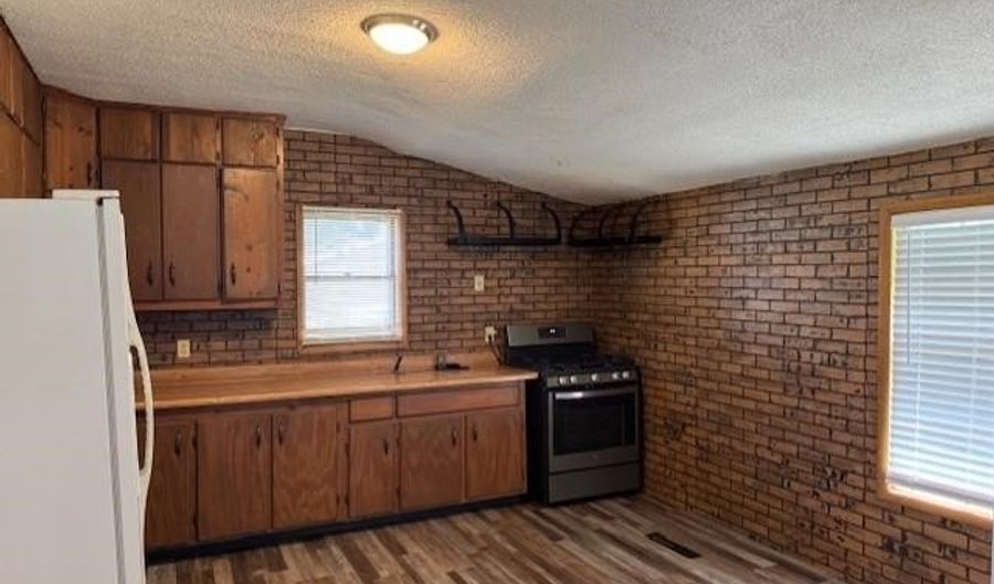 408 N Hickory, Avon, SD 57315 - 2 Beds, 0 Bath