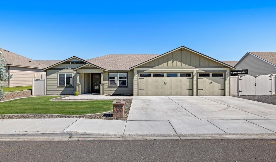 1132 Anna Jean Ave, Benton City, WA 99320 - 4 Beds, 2 Bath
