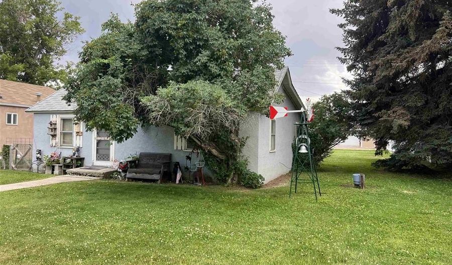 1414 Salsbury Ave, Cody, WY 82414 - 2 Beds, 1 Bath