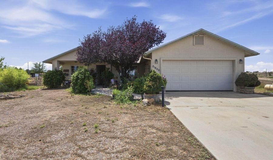 21800 N Windy Hill Ln, Chino Valley, AZ 86323 - 3 Beds, 2 Bath