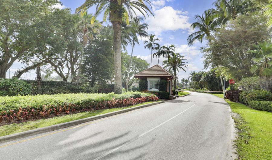 343 Yorktowne Cir, Atlantis, FL 33462 - 2 Beds, 2 Bath