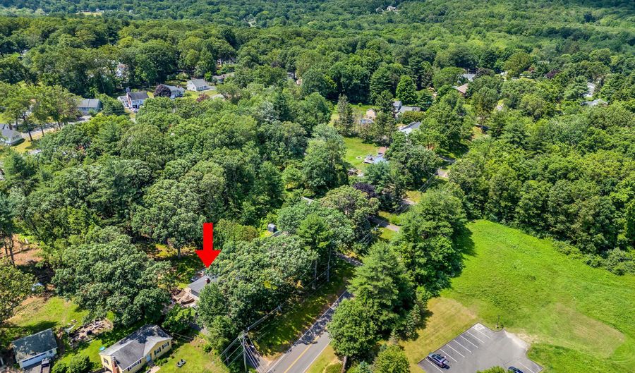 162 Shrub Rd, Bristol, CT 06010 - 3 Beds, 1 Bath