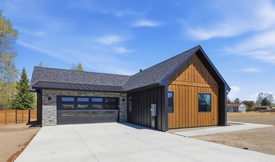 2301 Songbird Ct, Cody, WY 82414 - 3 Beds, 2 Bath
