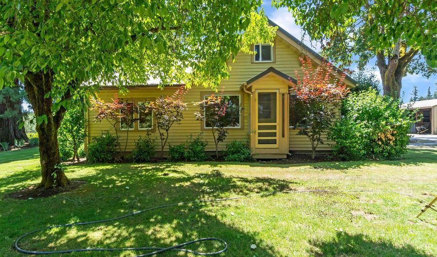 13424 EHLEN Rd, Aurora, OR 97002 - 4 Beds, 3 Bath