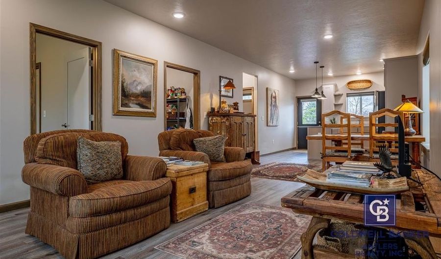 838 Duesenberg Ct, Cody, WY 82414 - 2 Beds, 1 Bath
