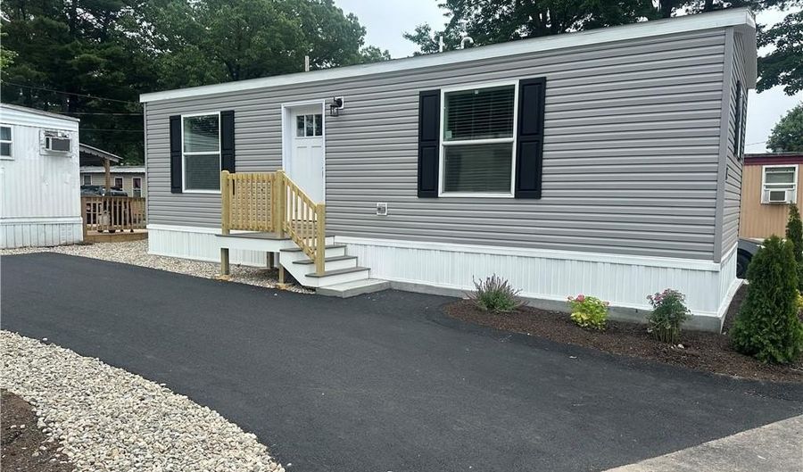 1346 Newport Ave, Attleboro, MA 02703 - 1 Beds, 1 Bath