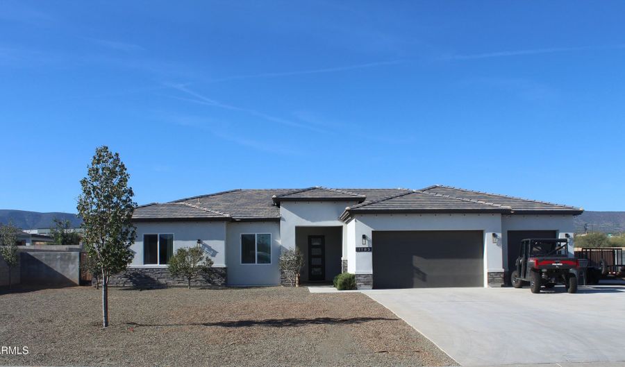 1183 W WHITE HAWK Dr, Camp Verde, AZ 86322 - 4 Beds, 3 Bath
