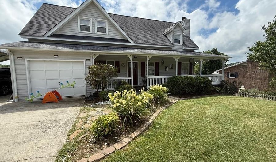 16344 Southwood Dr, Abingdon, VA 24210 - 4 Beds, 3 Bath