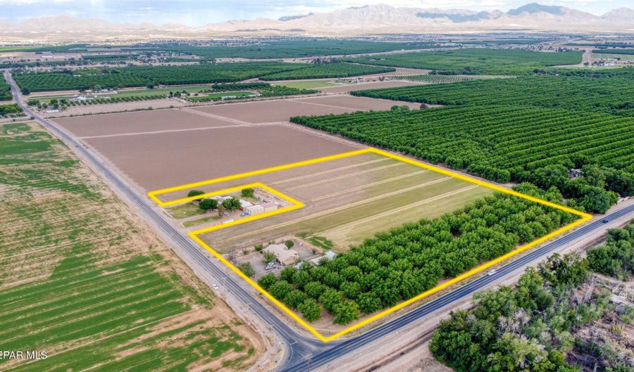 3025 3035 W O'Hara Rd, Anthony, NM 88021 - 4 Beds, null Bath