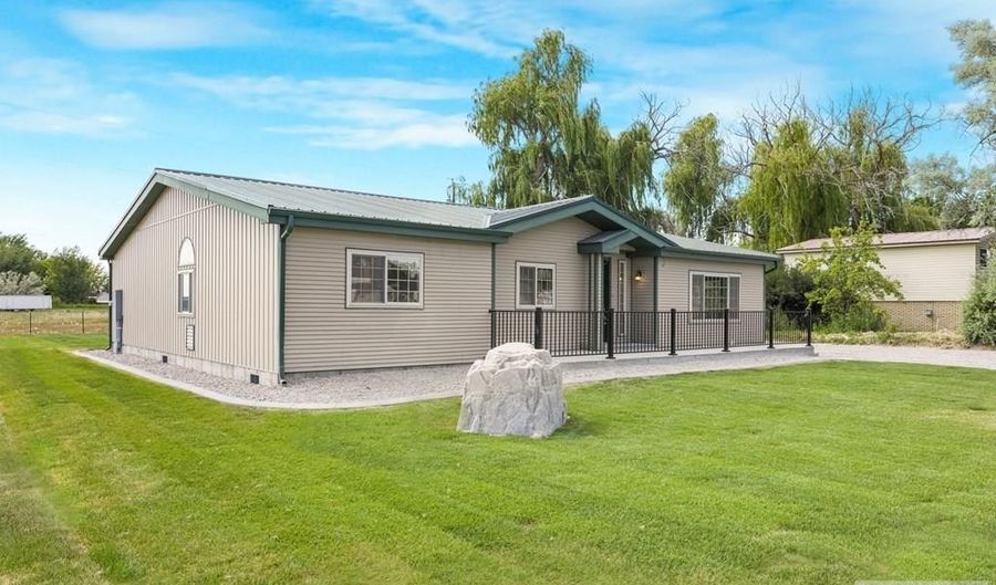 715 Clark Dr, Blackfoot, ID 83221 - 3 Beds, 2 Bath