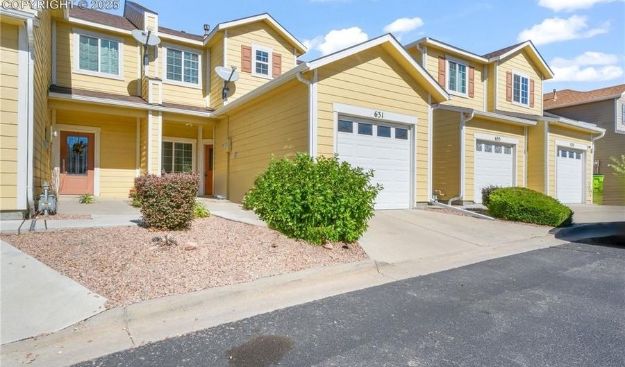 631 Hailey Glenn Vw, Colorado Springs, CO 80916 - 2 Beds, 3 Bath