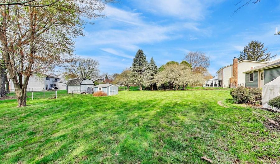 525 Skyline Dr, Algonquin, IL 60102 - 4 Beds, 3 Bath