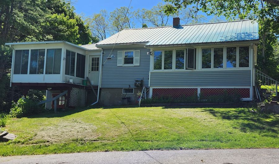 14 Getchell St, Bath, ME 04530 - 3 Beds, 1 Bath