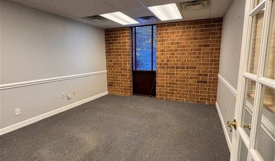 2315 N Main St 100, Anderson, SC 29621 - 0 Beds, 0 Bath