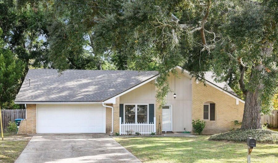 8 Hartford Pl, Gulfport, MS 39507 - 3 Beds, 2 Bath