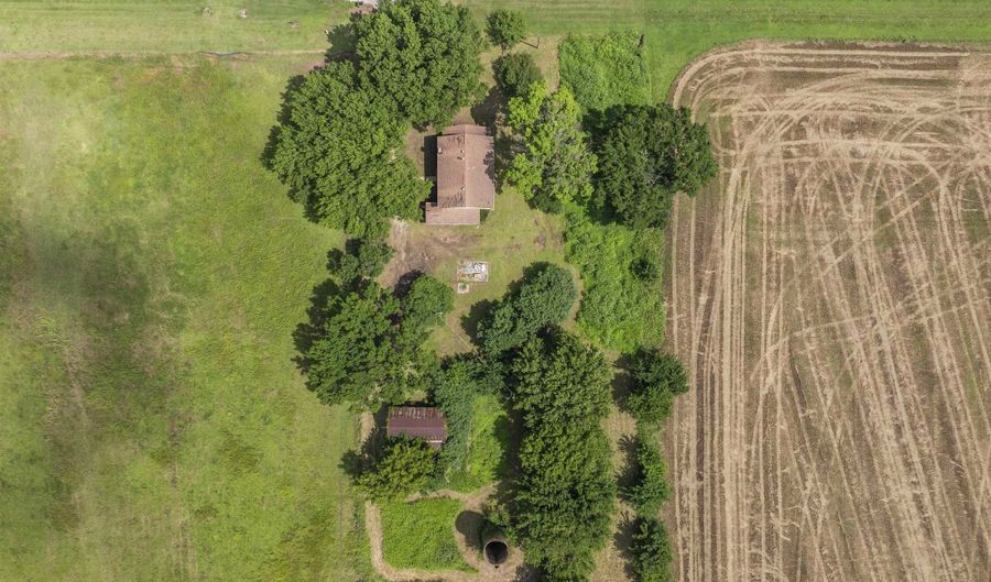 10371 292nd Rd, Arkansas City, KS 67005 - 5 Beds, 2 Bath
