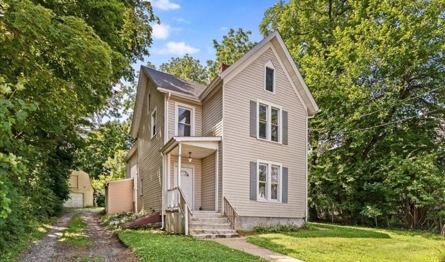 4 Maple St, Andover, NJ 07821 - 2 Beds, 1 Bath