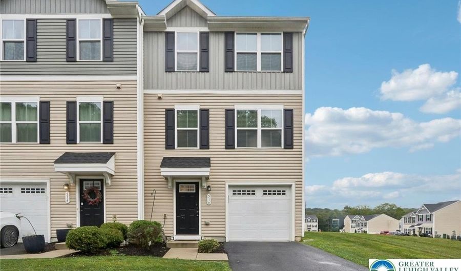 516 River Run, Allen, PA 18067 - 3 Beds, 3 Bath