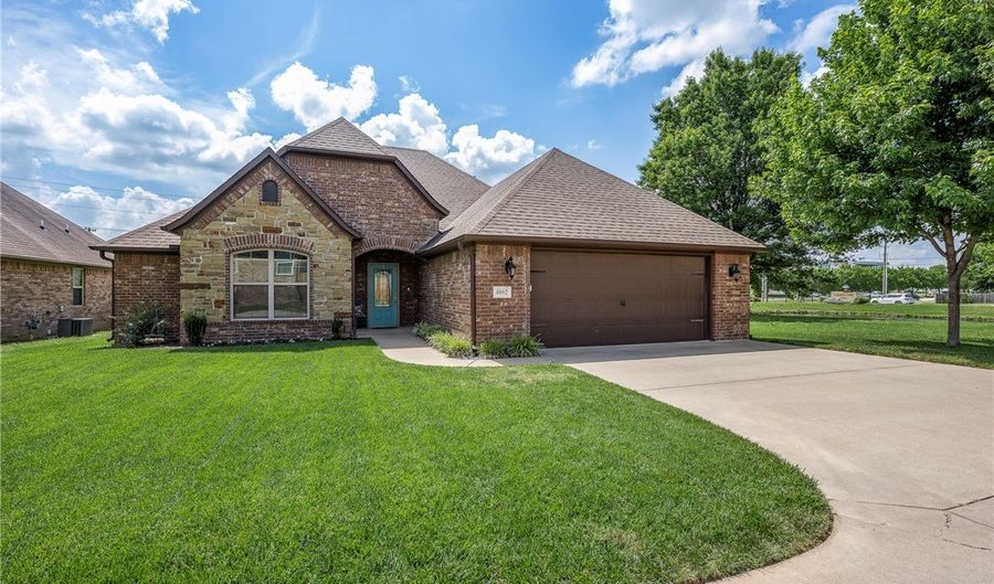 4002 SW Flatrock Cv, Bentonville, AR 72713 - 4 Beds, 2 Bath