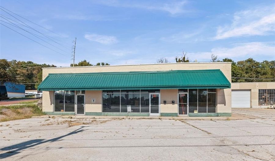 1300 E Broadway, Alton, IL 62002 - 0 Beds, 0 Bath